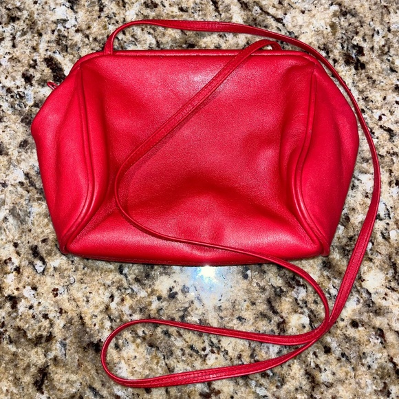 Vintage 1980s Amanda Smith Red Genuine Leather Crossbody Bag – Made in Taiwan - Picture 1 of 11